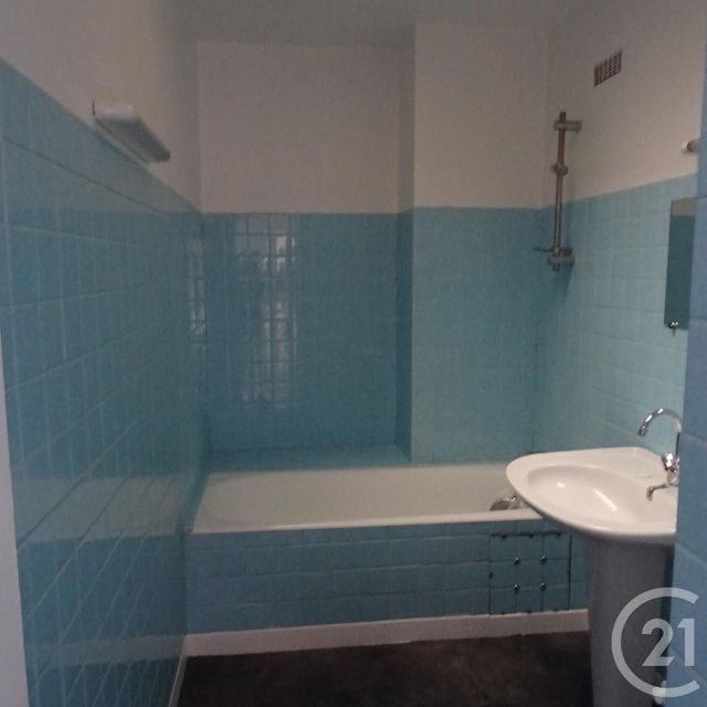 Afficher la photo en grand Appartement F3 à vendre - 3 pièces - 80.74 m2 - ORBEC - 14 - BASSE-NORMANDIE - Century 21 Christophe Duclos