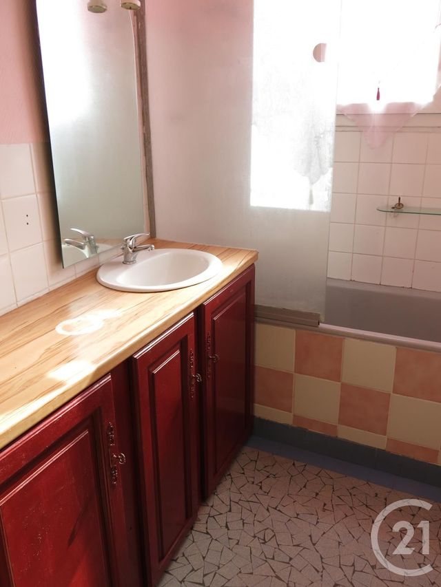 Afficher la photo en grand Appartement F6 à vendre - 4 pièces - 107.0 m2 - ORBEC - 14 - BASSE-NORMANDIE - Century 21 Christophe Duclos