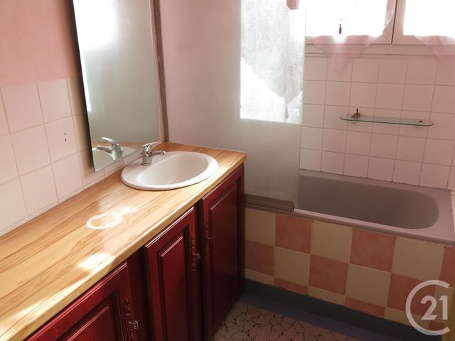 Afficher la photo en grand Appartement F6 à vendre - 4 pièces - 107.0 m2 - ORBEC - 14 - BASSE-NORMANDIE - Century 21 Christophe Duclos